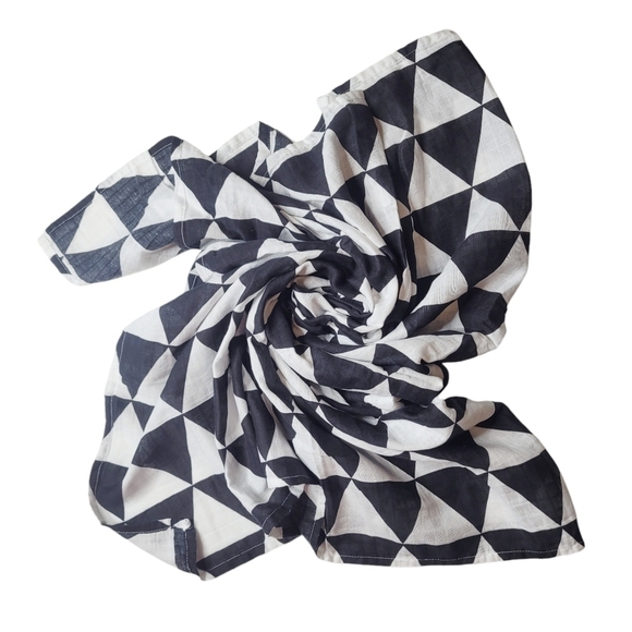 Cloud Island Target Muslin Black White Wrap - Picture 2 of 4